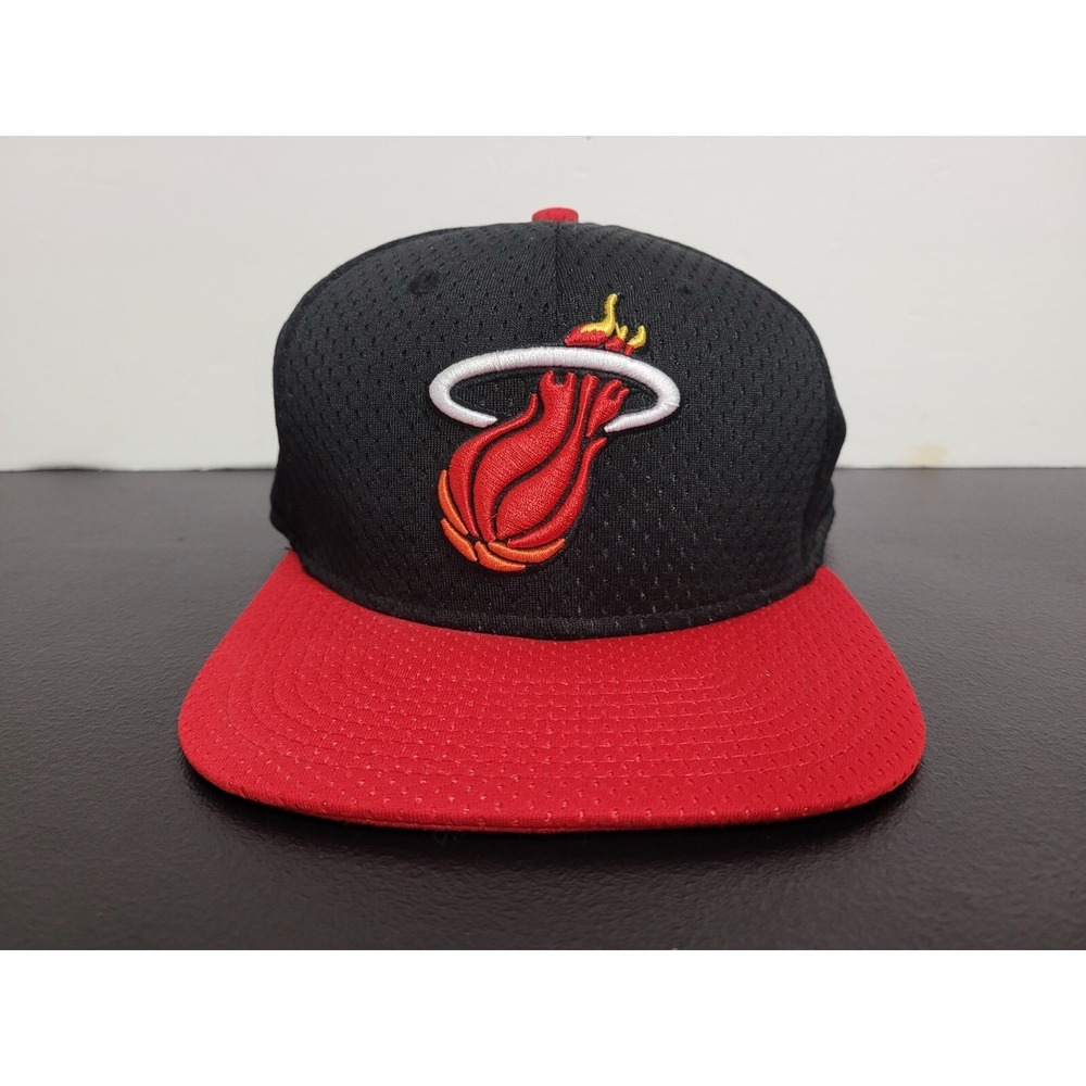 Miami Heat Hat Cap Mens Snap Back Red Black NBA Basketball‎ New Era HWC
